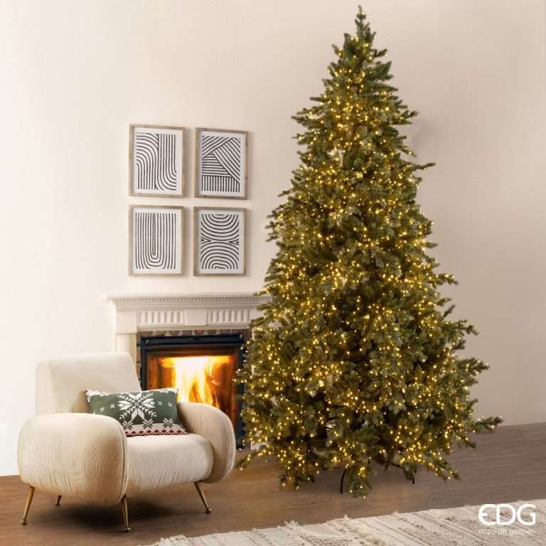 Albero di Natale EDG Pino Argentato H.300 cm D.192 cm con 8500 LED