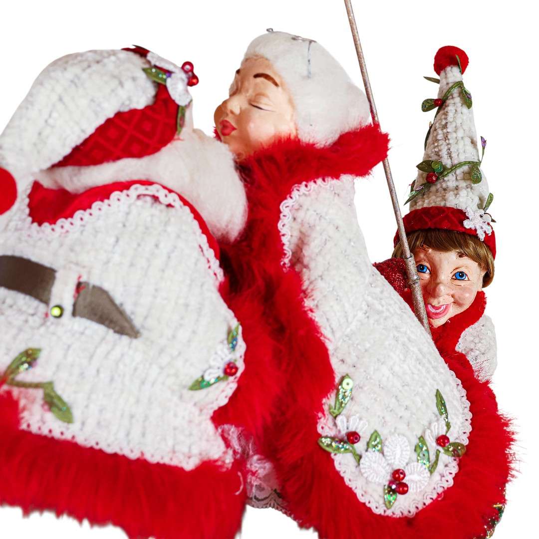 "Coppia Santa Claus con Elfo Linea Mistletoe" H29L30 CM - immagine 4