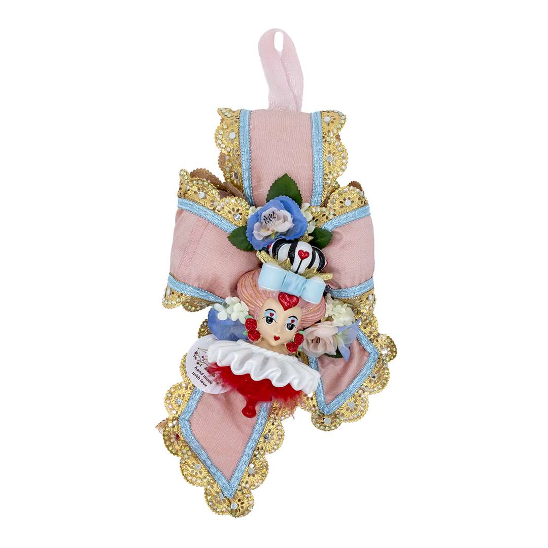 ""Curly Bow with Queen of Hearts – Wonderland Collection" H34X24 CM